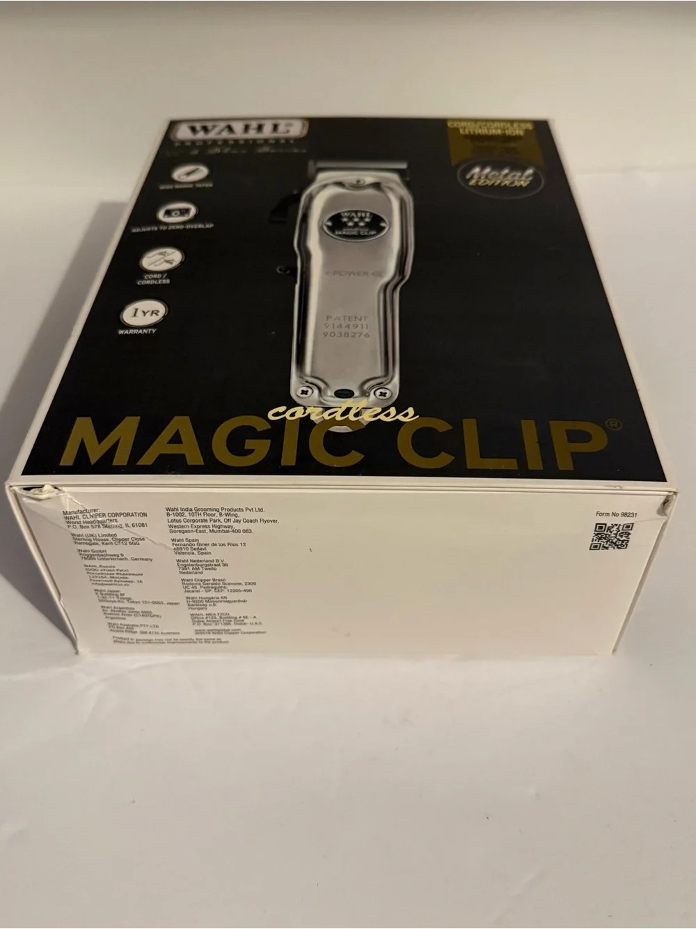 Wahl Professional Trimmer Box in Black, White & Gold
